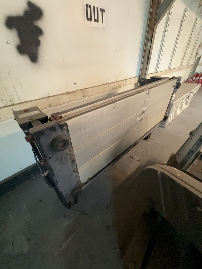 Hydraulic Liftgate Assembly - Image 1