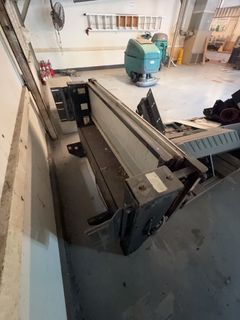 Hydraulic Liftgate Assembly - Image 2