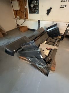 Hydraulic Liftgate Assembly - Image 4