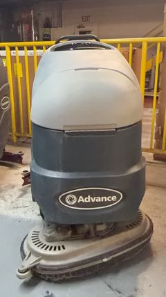 Advance Convertamatic X26D-C Floor Scrubber - Image 3