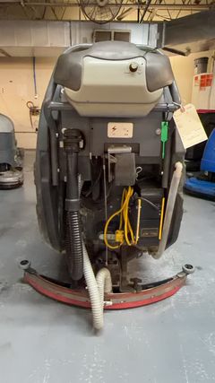 Nilfisk Advance Convertamatic 28C Floor Scrubber - Image 5