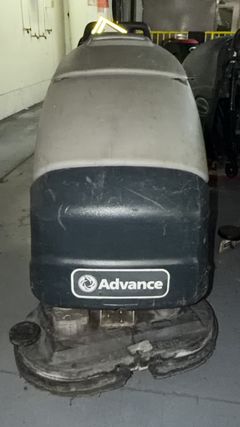 Advance SC750 ST-26D Floor Scrubber - Image 3