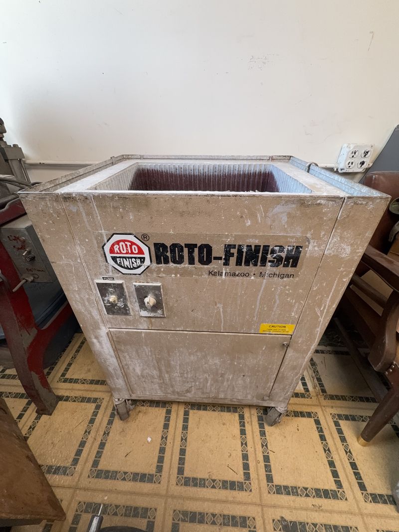 Vibratory Tumbler - Image 1
