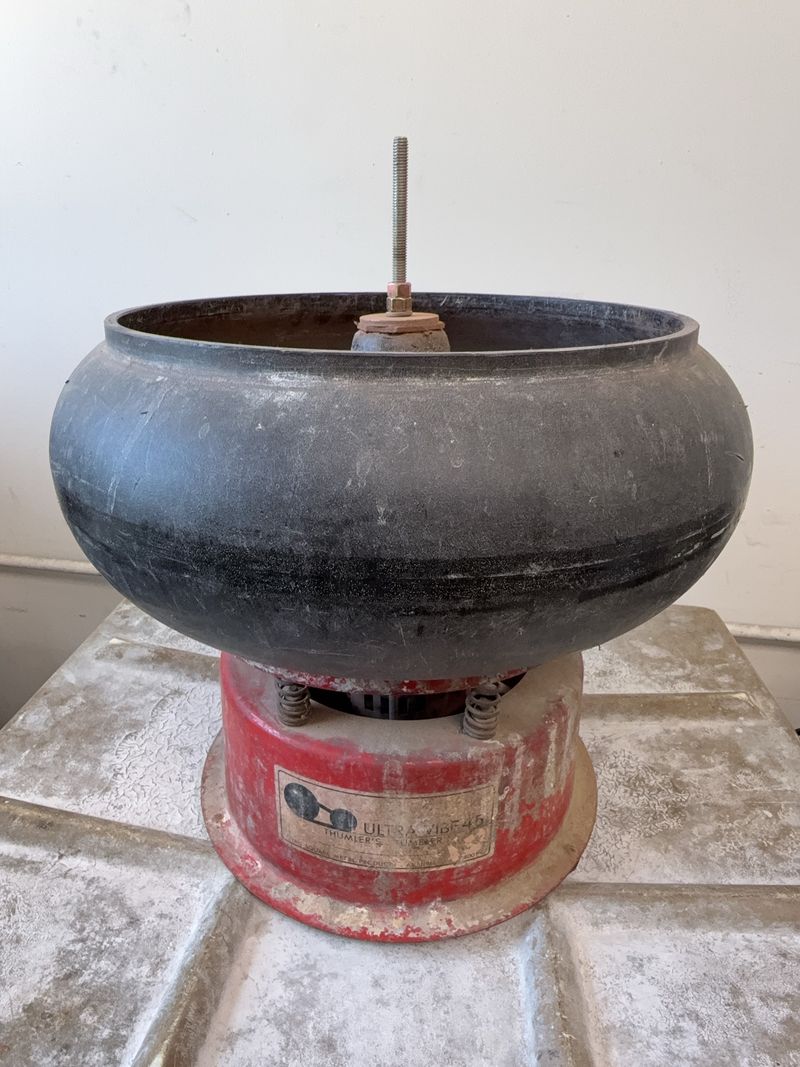 Vibratory Tumbler - Image 1