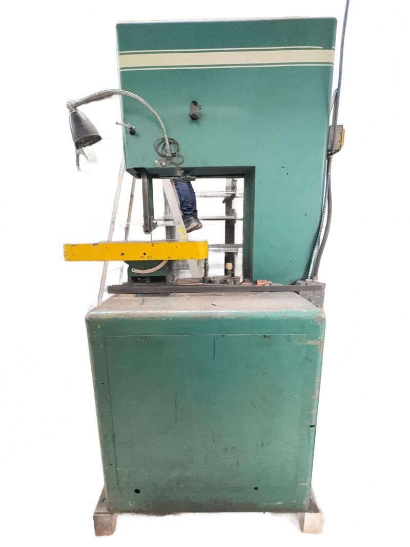 9ft Steel Band Saw - Image 1
