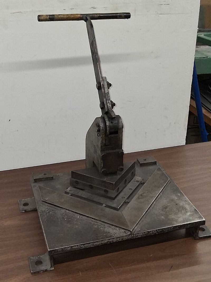Manual Bench Notcher - Image 1