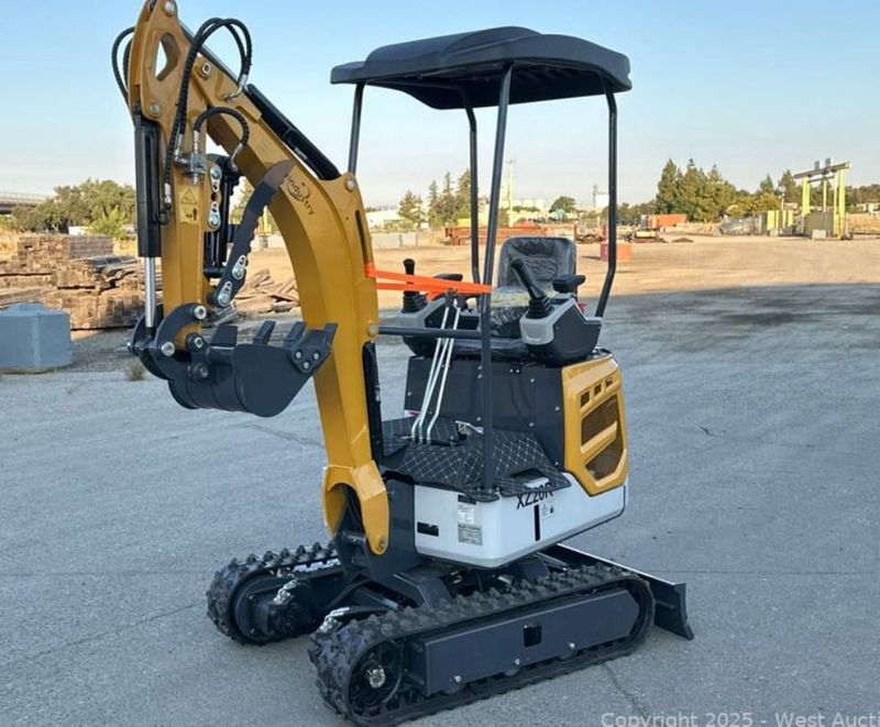 Mini Excavator XZ20R - Image 1