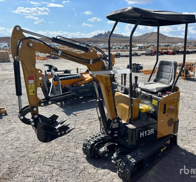 Mini Excavator H13R - Image 1