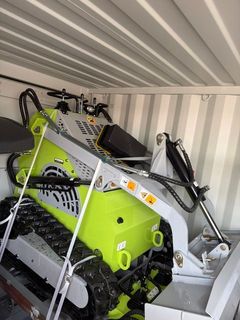 Mini Skid Steer Loader Green - Image 4
