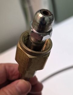 Flexible Metal Gas Connection Hose With Valve - Image 5