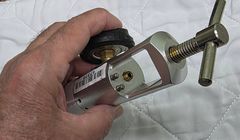 BCI Oxygen Regulator With Nasal Sample Lines - Image 4