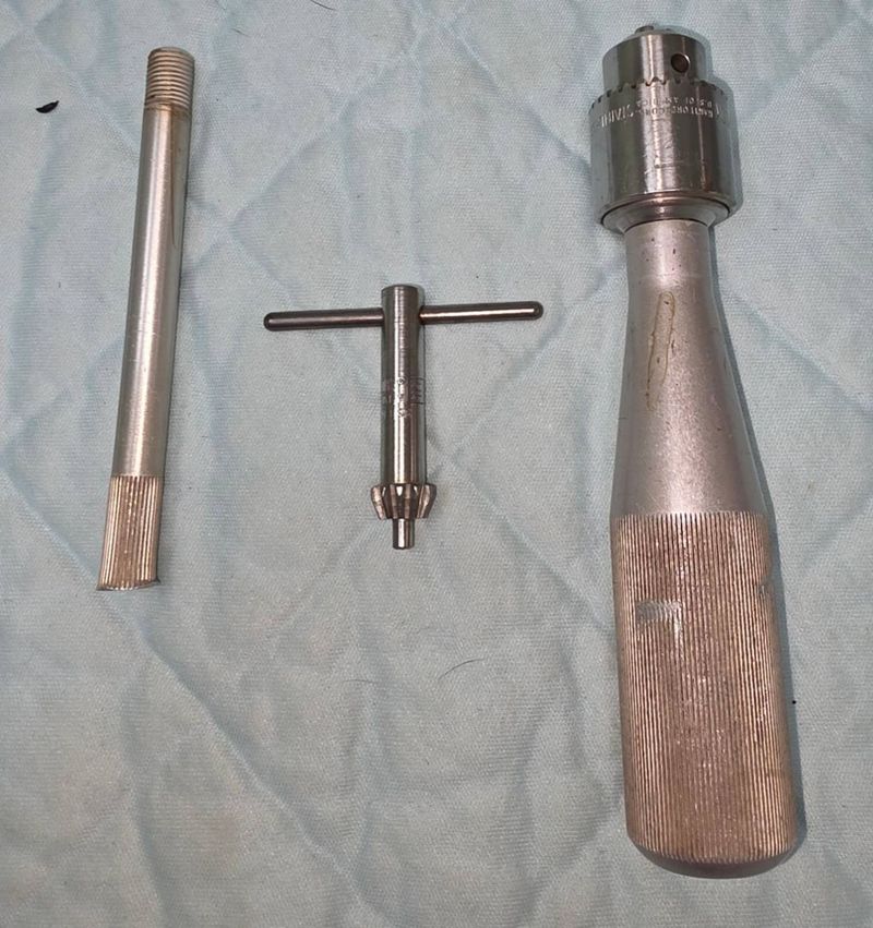 Surgical Instrument Hand Drill Chuck with Key and Pin Protection Extender - Image 1