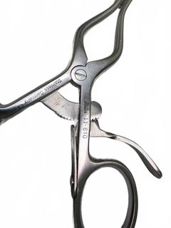 Surgical Instrument Miltex Stainless Steel Weitlaner Forceps, ~5.5" - Image 9