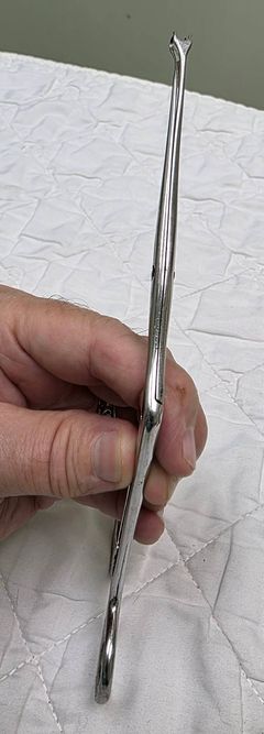 Surgical Instrument Stainless Steel Alligator Sharp Allis Forceps - Image 3