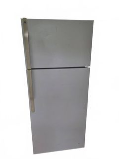 GE Top-Freezer Refrigerator GTS18FBRERWW - Image 1