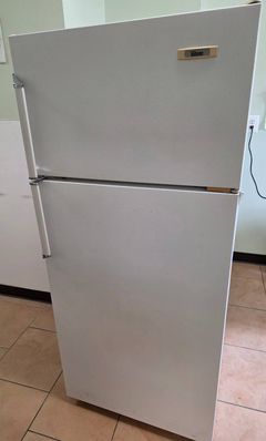 Gibson Top Freezer Refrigerator, White - Image 1