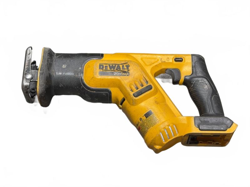 Cordless Reciprocating Saw - Image 1