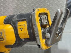 Cordless Reciprocating Saw - Image 4
