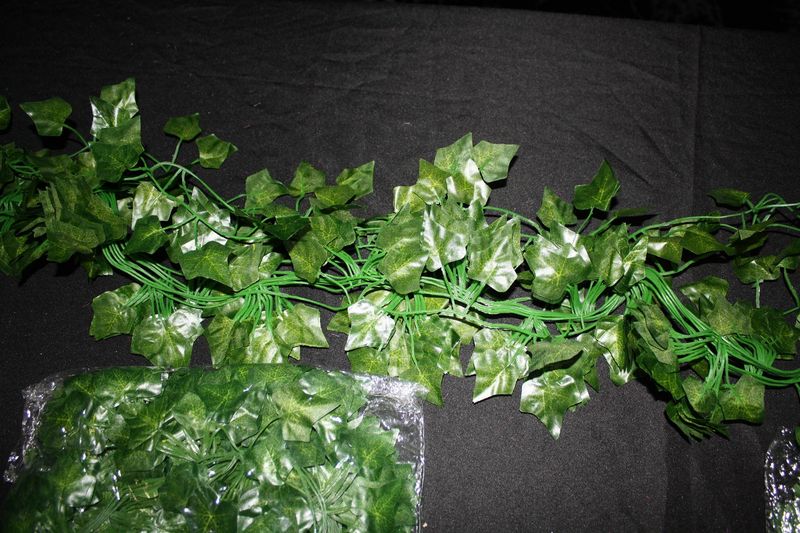 NEW IN BAG Artificial Green Ivy Garland
