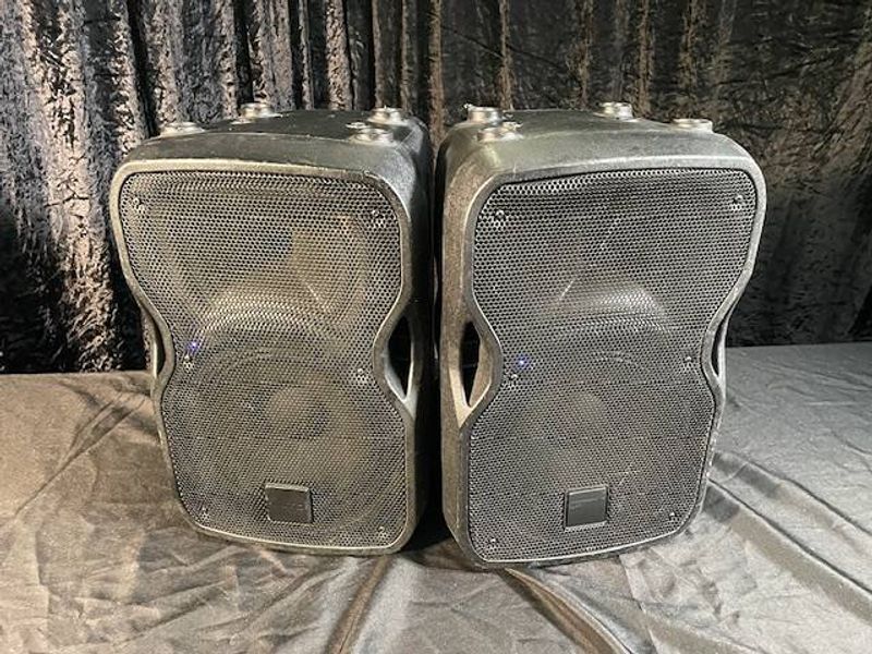 Alto TS110A Truesonic Powered Speakers Pair