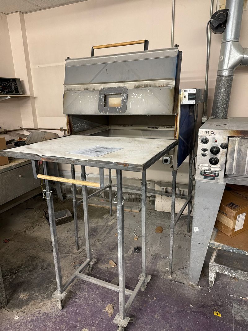OTS PDQ Infrared Oven with Stand, 220V - Image 1