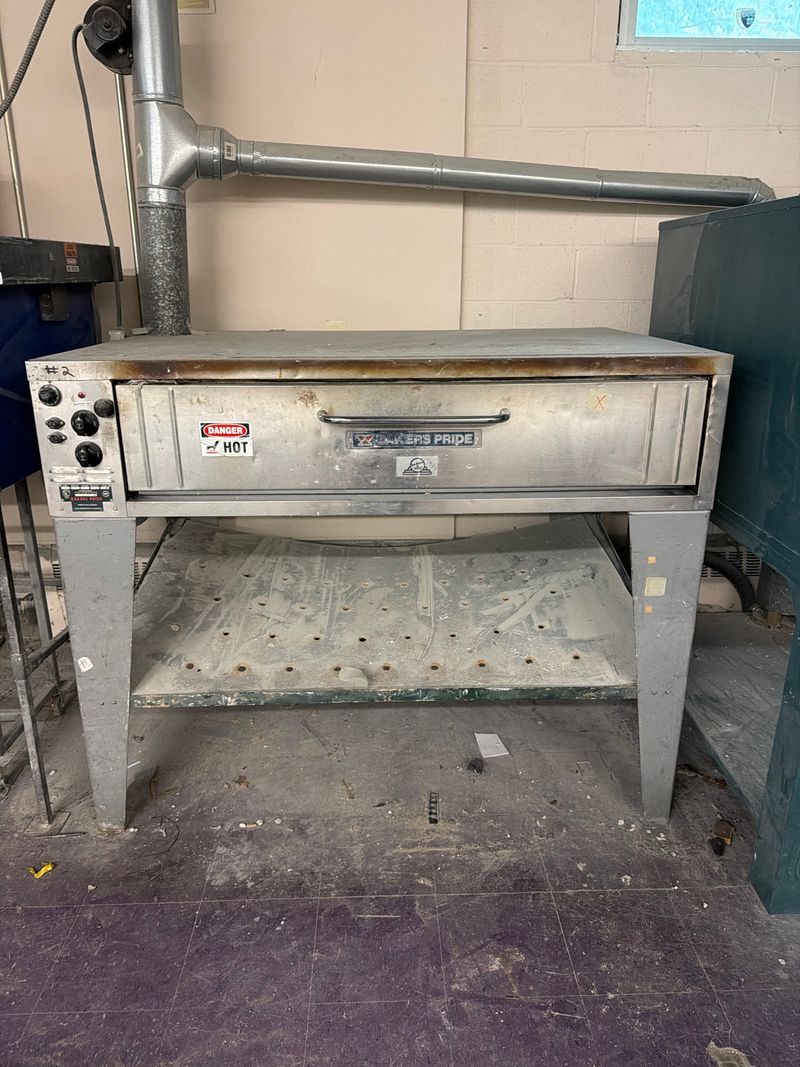 Bakers Pride E541 Electric Pizza Oven - Image 1