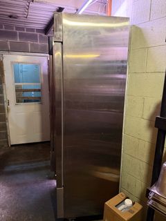 Avantco Commercial Refrigerator Model 178A19FHC - Image 2