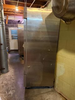 Avantco 2-Door Commercial Refrigerator Model 178A49RHC - Image 3