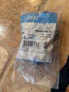 Halex Raintight EMT Compression Connector 5-Pack - Image 4