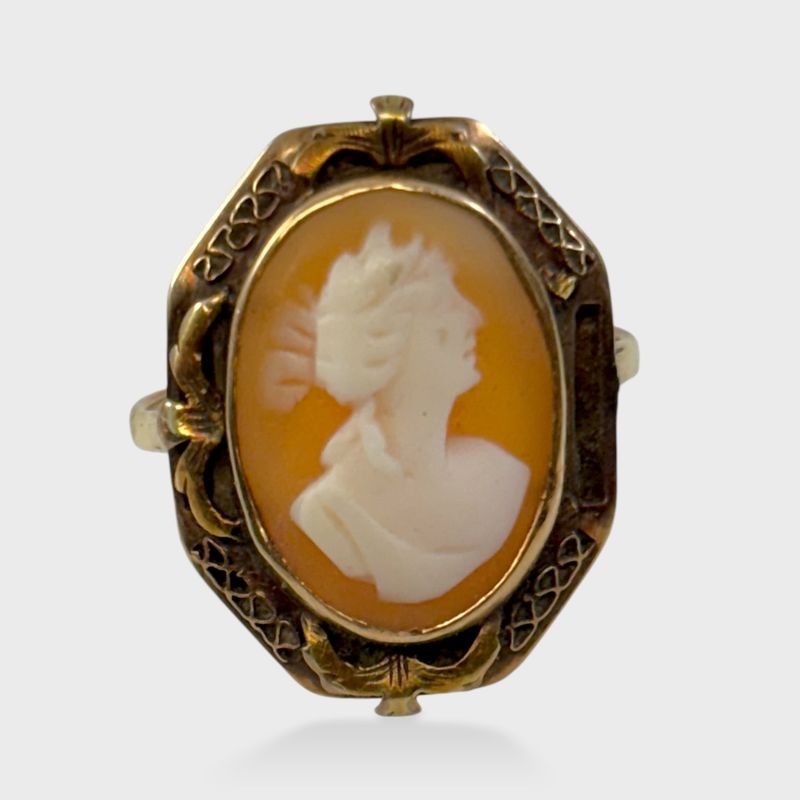 Fine Antique Yellow Gold Cameo Ring Size 7.25