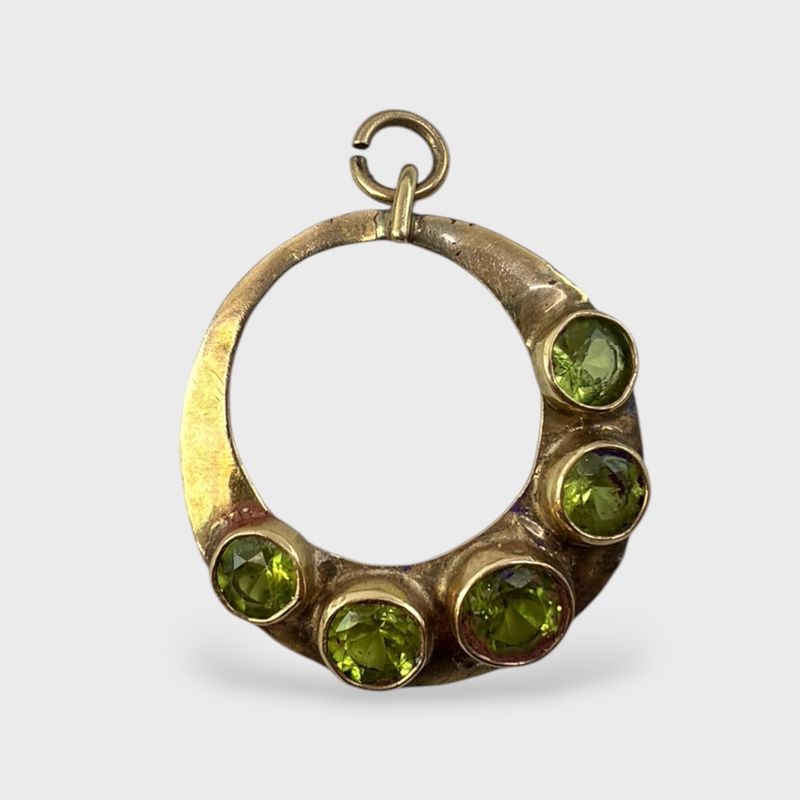 Fine 14K Gold Peridot Circle Pendant