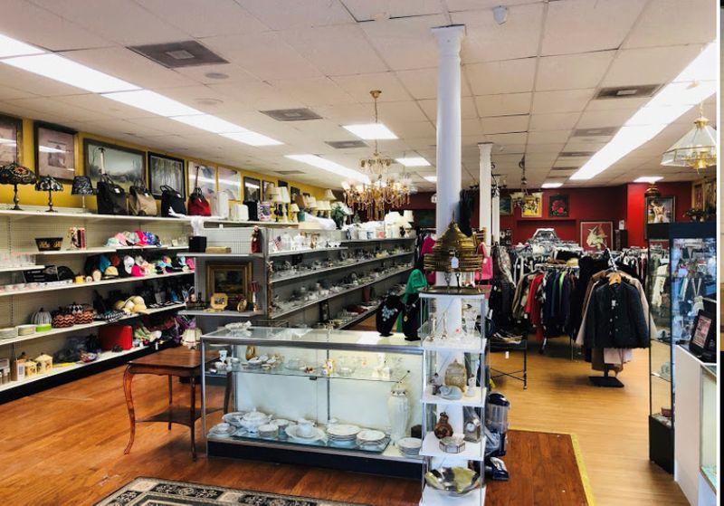 M30459 Consignment Shop Auction. Liquidation Of Italian Shoes, Lamps, Suites, Clothing, Dining Ware, Decor & More - McLean, VA banner