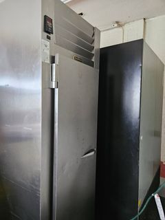 Traulsen Stainless Double-Sided Access Cabinet - Image 4