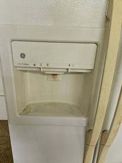 GE Side-by-Side Refrigerator - Image 2