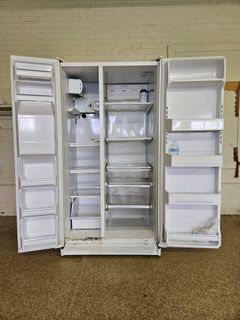 GE Side-by-Side Refrigerator - Image 3