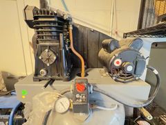 Atlas Copco AR-2-60V-P5 60 Gallon Air Compressor - Image 3