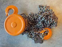 Chain Hoist, and Extra Chain - Image 4