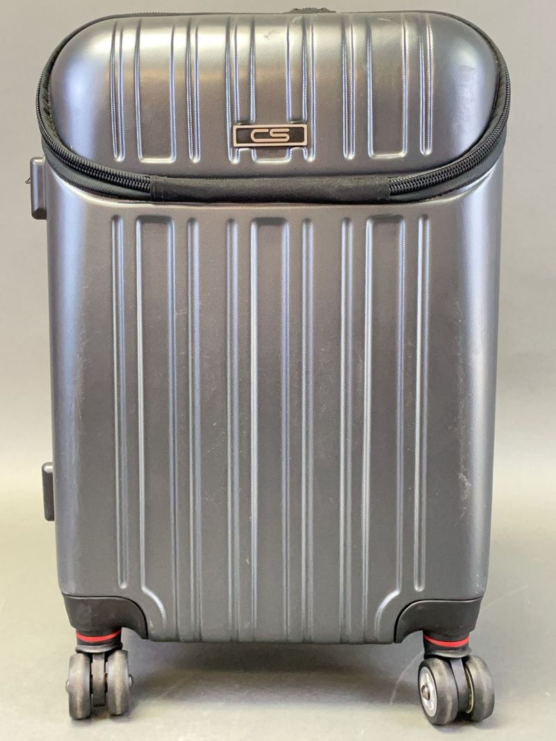 CS Black Hard Shell Spinner Suitcase - Image 1