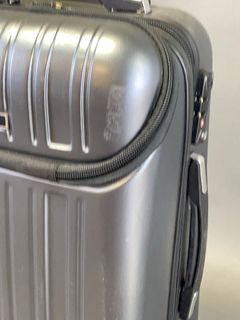 CS Black Hard Shell Spinner Suitcase - Image 3