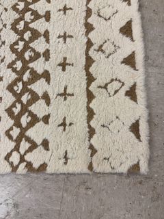Pottery Barn Hand-Tufted Wool Rug 3'x5' - Image 2