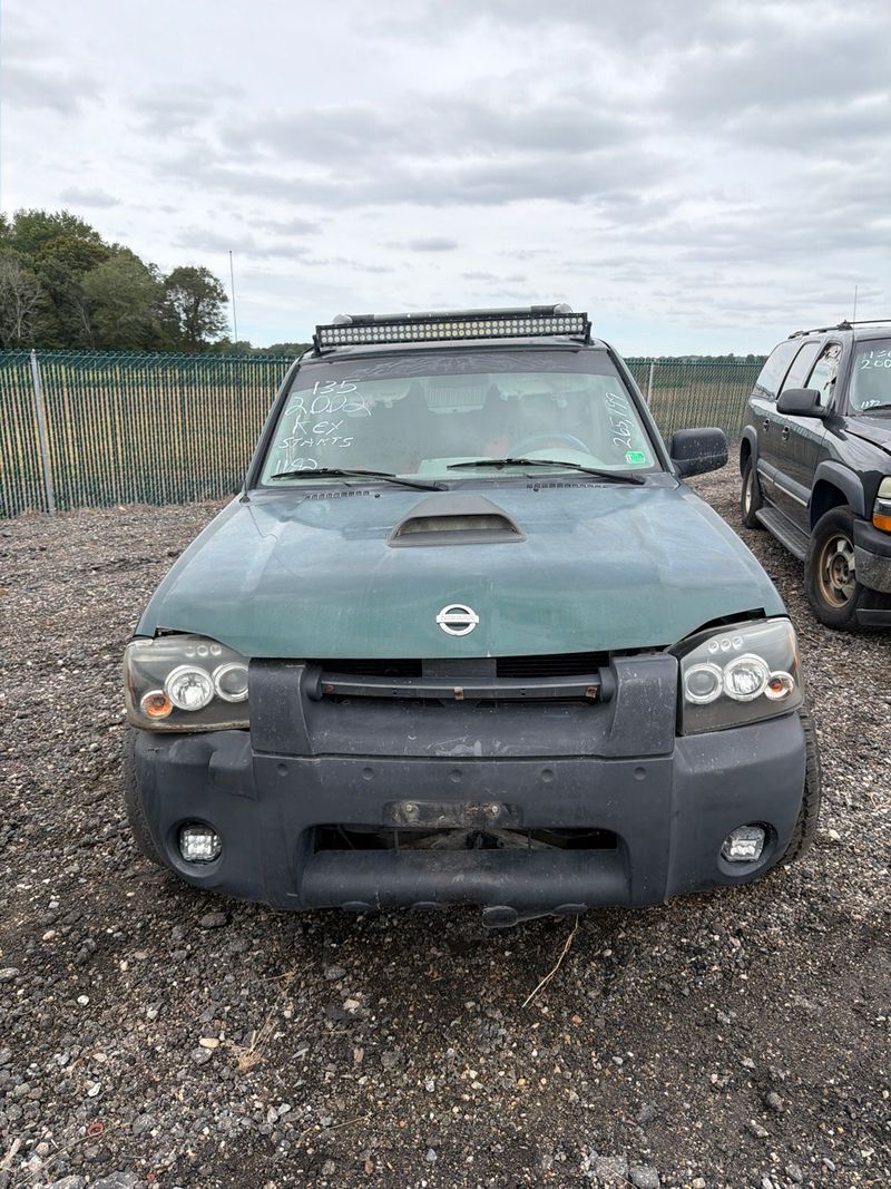 2002 Nissan Frontier XE 4x4  - Image 1