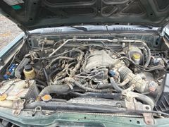 2002 Nissan Frontier XE 4x4  - Image 11
