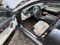 2011 Mercedes Benz C 300 - Image 10