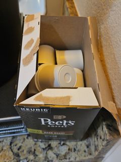 Keurig Coffee Maker With Accessories - Image 5