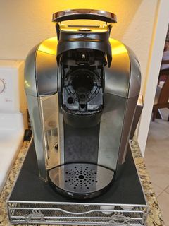 Keurig Coffee Maker With Accessories - Image 6