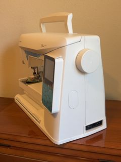 Husqvarna Viking Opal 670 Sewing Machine - Image 7