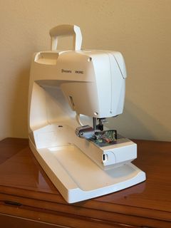 Husqvarna Viking Opal 670 Sewing Machine - Image 9
