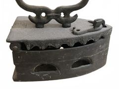Cast Iron Coal Press Iron with Wooden H - Image 3