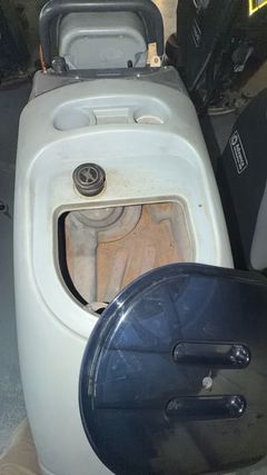 Advance Convertamatic 24L Floor Scrubber - Image 8