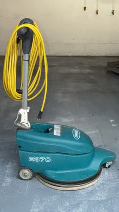 Tennant 2370 Floor Buffer - Image 3